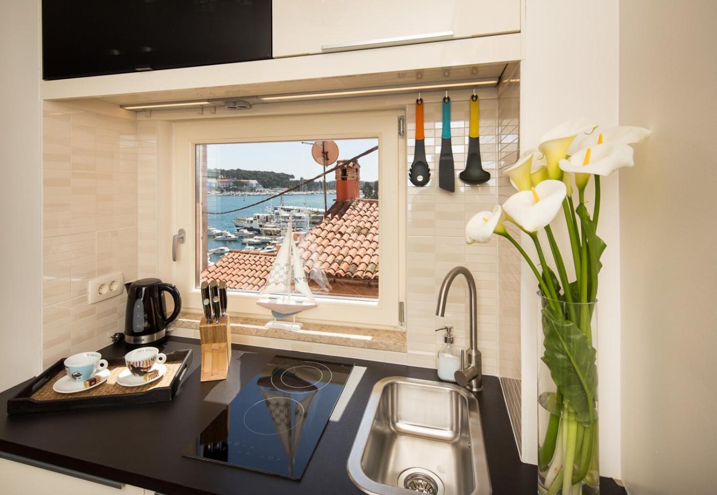 Apartment Shambala Sea View روفينج المظهر الخارجي الصورة